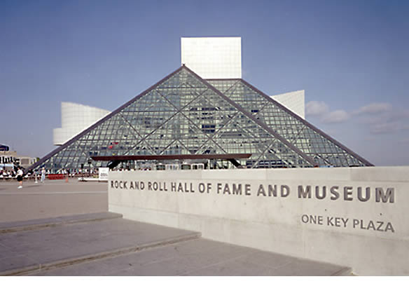 Controversia por los conciertos de los veinticinco años del Rock and Roll Hall of Fame